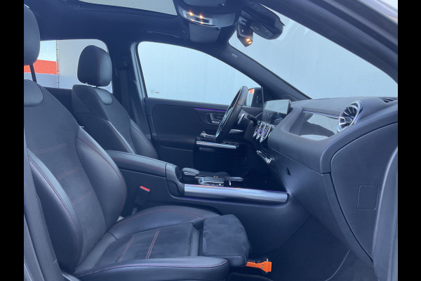 Mercedes-Benz GLA 180 Aut7 Solution AMG Pano.dak Stoel elctr+verw. Trekhaak Carplay Camera Business