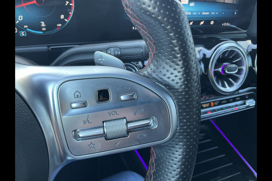 Mercedes-Benz GLA 180 Aut7 Solution AMG Pano.dak Stoel elctr+verw. Trekhaak Carplay Camera Business