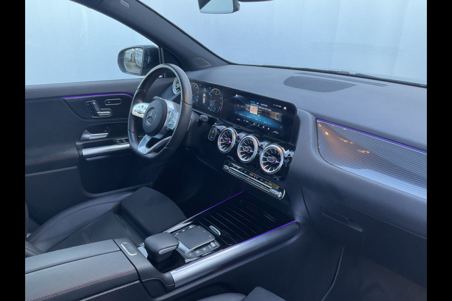 Mercedes-Benz GLA 180 Aut7 Solution AMG Pano.dak Stoel elctr+verw. Trekhaak Carplay Camera Business