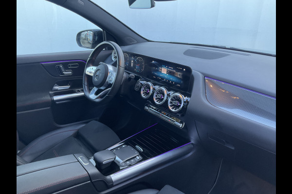 Mercedes-Benz GLA 180 Aut7 Solution AMG Pano.dak Stoel elctr+verw. Trekhaak Carplay Camera Business