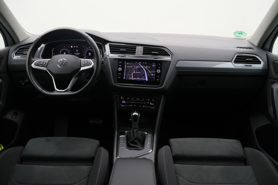 Volkswagen Tiguan 1.4 TSI DSG Plug-in Hybrid Life Navigatie, Camera, Apple CarPlay, ACC, Stoelverwarming, 17”, SOH 90.7%