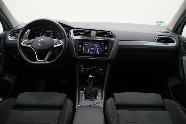 Volkswagen Tiguan 1.4 TSI DSG Plug-in Hybrid Life Navigatie, Camera, Apple CarPlay, ACC, Stoelverwarming, 17”, SOH 90.7%