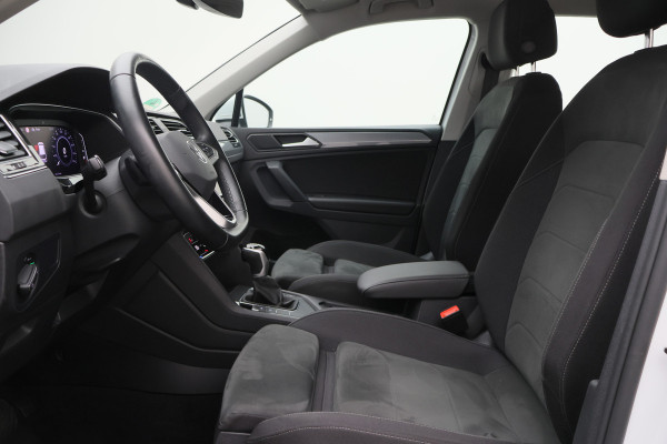 Volkswagen Tiguan 1.4 TSI DSG Plug-in Hybrid Life Navigatie, Camera, Apple CarPlay, ACC, Stoelverwarming, 17”, SOH 90.7%