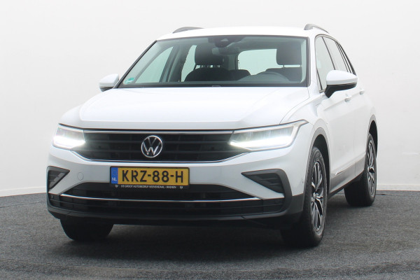 Volkswagen Tiguan 1.4 TSI DSG Plug-in Hybrid Life Navigatie, Camera, Apple CarPlay, ACC, Stoelverwarming, 17”, SOH 90.7%