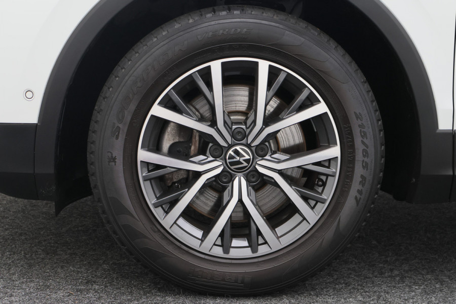 Volkswagen Tiguan 1.4 TSI DSG Plug-in Hybrid Life Navigatie, Camera, Apple CarPlay, ACC, Stoelverwarming, 17”, SOH 90.7%