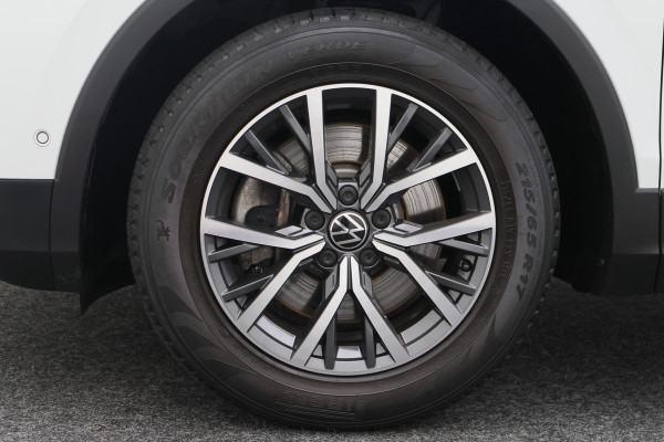Volkswagen Tiguan 1.4 TSI DSG Plug-in Hybrid Life Navigatie, Camera, Apple CarPlay, ACC, Stoelverwarming, 17”, SOH 90.7%