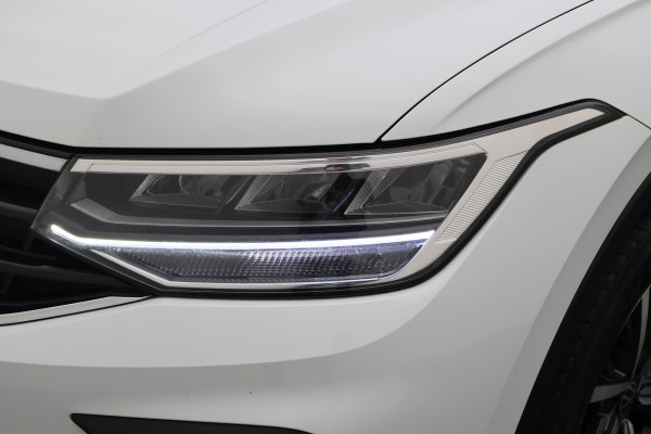 Volkswagen Tiguan 1.4 TSI DSG Plug-in Hybrid Life Navigatie, Camera, Apple CarPlay, ACC, Stoelverwarming, 17”, SOH 90.7%