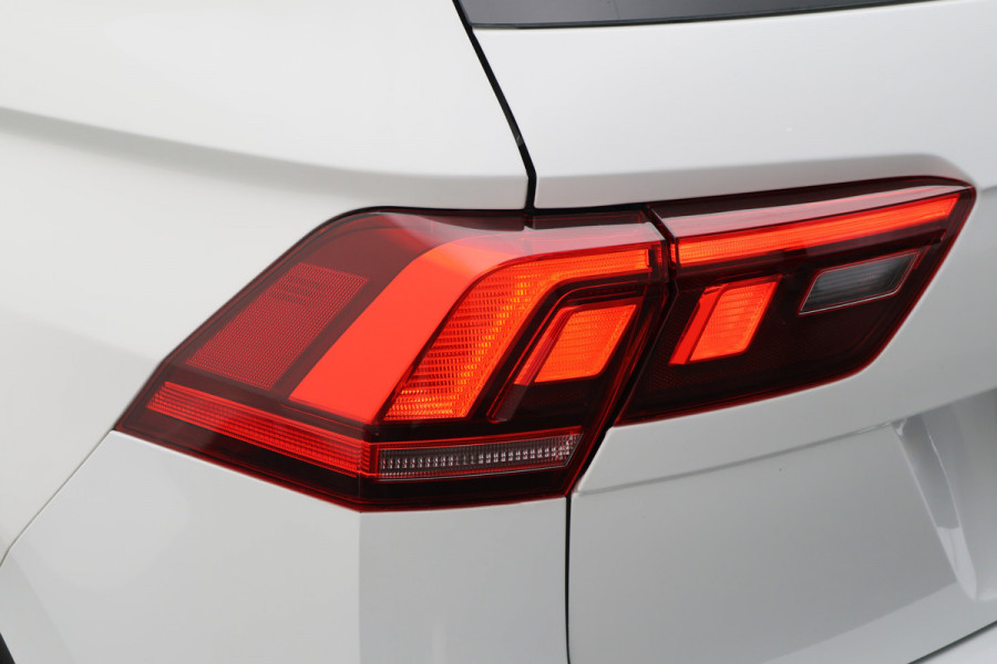 Volkswagen Tiguan 1.4 TSI DSG Plug-in Hybrid Life Navigatie, Camera, Apple CarPlay, ACC, Stoelverwarming, 17”, SOH 90.7%