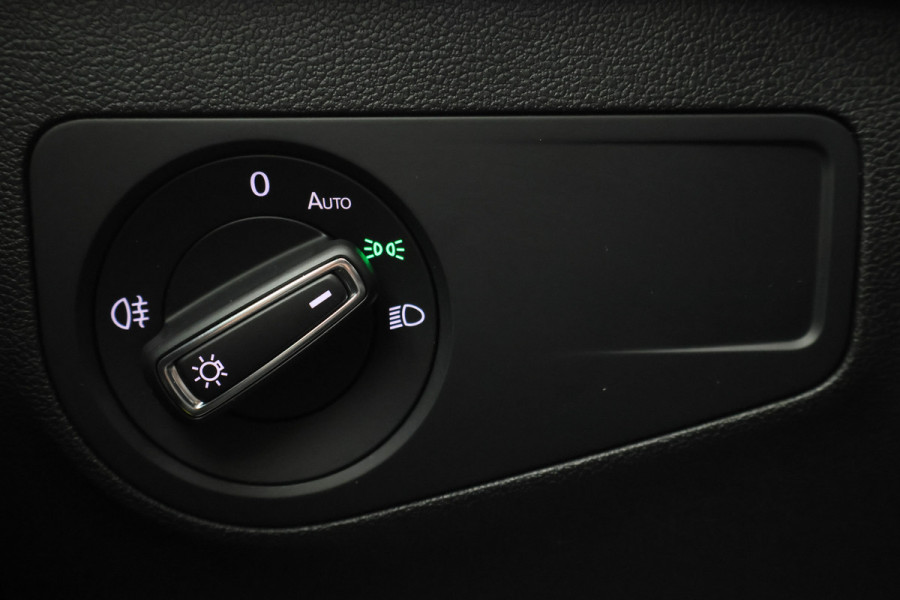 Volkswagen Tiguan 1.4 TSI DSG Plug-in Hybrid Life Navigatie, Camera, Apple CarPlay, ACC, Stoelverwarming, 17”, SOH 90.7%