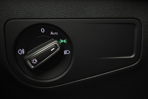 Volkswagen Tiguan 1.4 TSI DSG Plug-in Hybrid Life Navigatie, Camera, Apple CarPlay, ACC, Stoelverwarming, 17”, SOH 90.7%