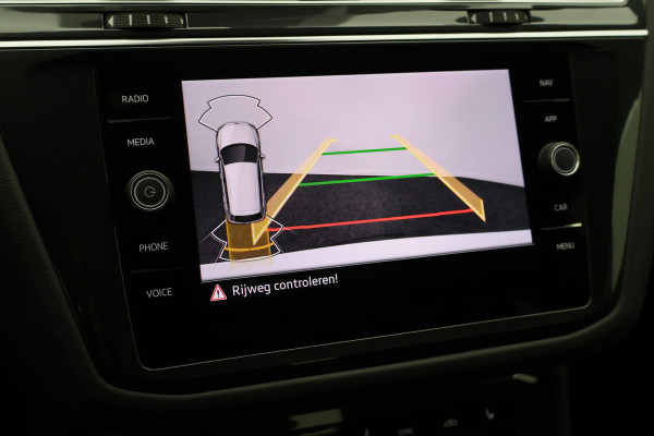 Volkswagen Tiguan 1.4 TSI DSG Plug-in Hybrid Life Navigatie, Camera, Apple CarPlay, ACC, Stoelverwarming, 17”, SOH 90.7%