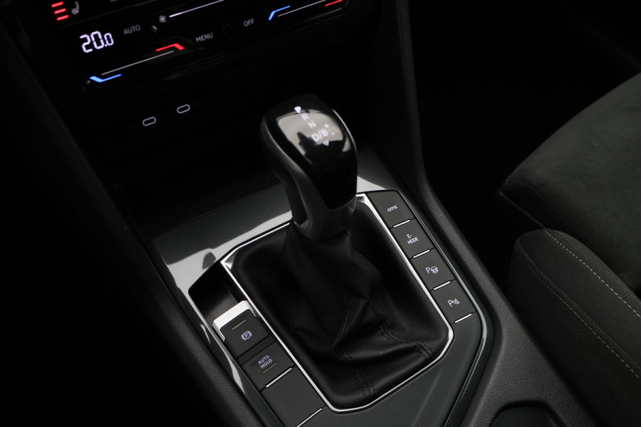 Volkswagen Tiguan 1.4 TSI DSG Plug-in Hybrid Life Navigatie, Camera, Apple CarPlay, ACC, Stoelverwarming, 17”, SOH 90.7%
