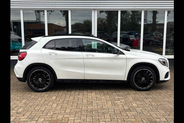 Mercedes-Benz GLA 180 Premium | AMG Pakket | Night Pakket | Pano | Achterruitrij Camera | Stoelverwarming