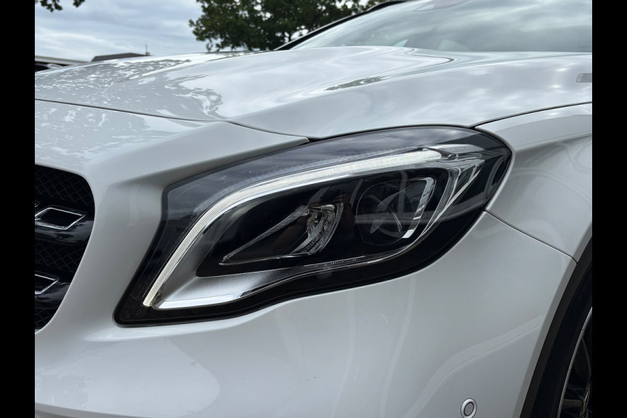 Mercedes-Benz GLA 180 Premium | AMG Pakket | Night Pakket | Pano | Achterruitrij Camera | Stoelverwarming