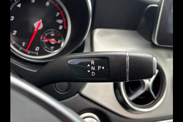 Mercedes-Benz GLA 180 Premium | AMG Pakket | Night Pakket | Pano | Achterruitrij Camera | Stoelverwarming