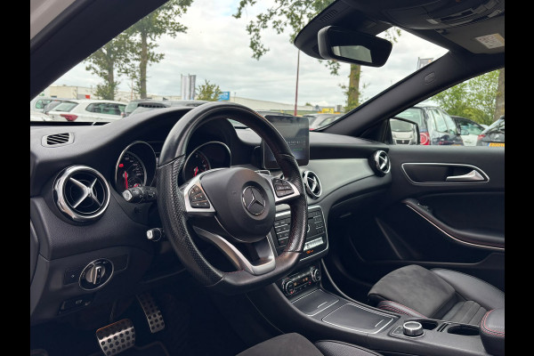 Mercedes-Benz GLA 180 Premium | AMG Pakket | Night Pakket | Pano | Achterruitrij Camera | Stoelverwarming