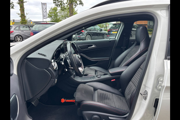 Mercedes-Benz GLA 180 Premium | AMG Pakket | Night Pakket | Pano | Achterruitrij Camera | Stoelverwarming