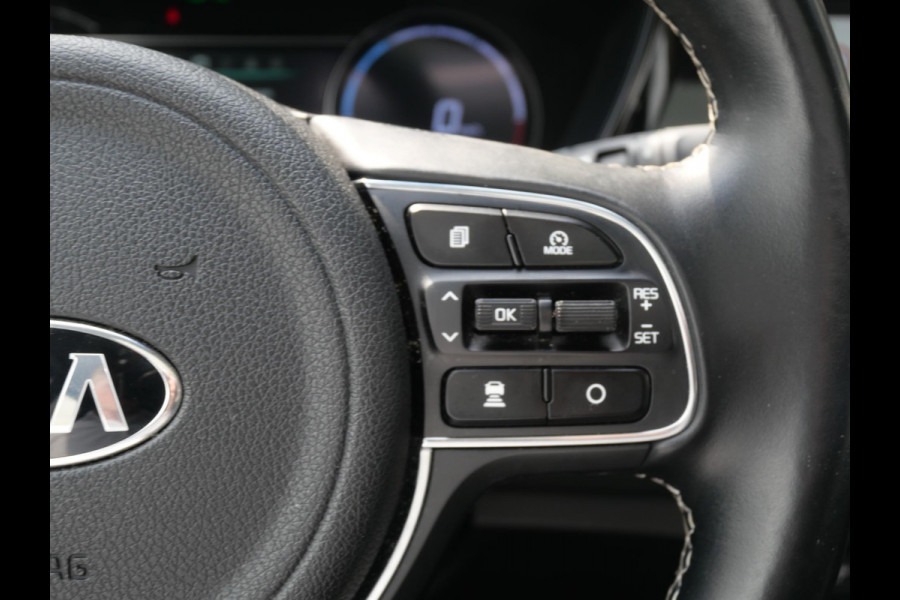 Kia e-Niro ExecutiveLine 64 kWh | SOH 94,6| Cruise | Keyless | Schuif-kanteldak | Stoelverwarming-ventilatie | JBL |
