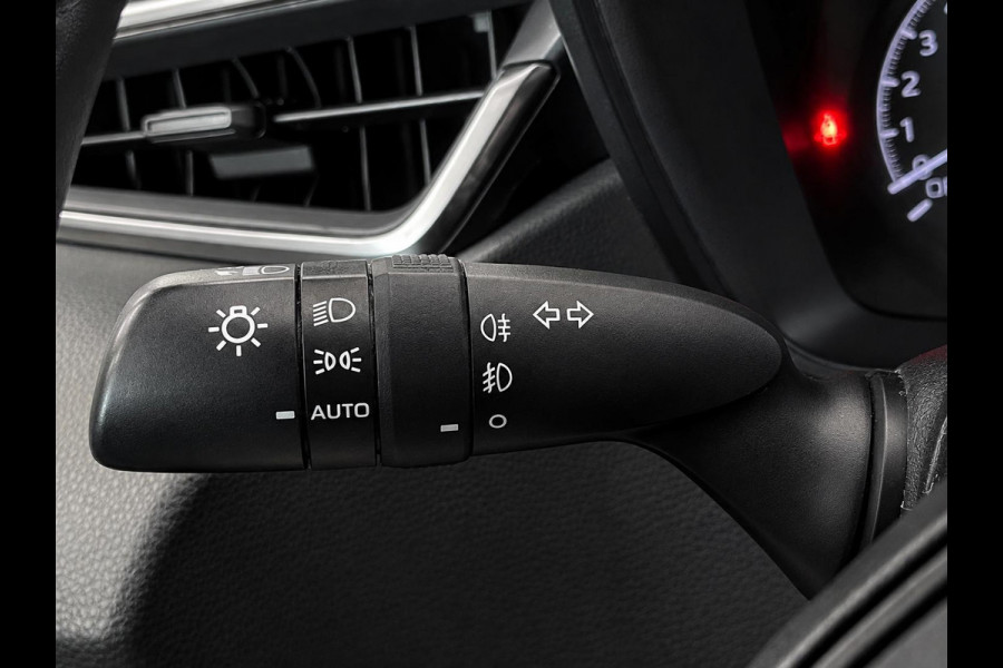 Toyota Corolla Touring Sports 1.8 Hybrid Business Navigatie Apple CarPlay Android Auto Camera Adaptive Cruise Control Stoelverwarming Climate Control Lichtmetalen velgen