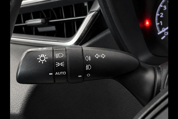 Toyota Corolla Touring Sports 1.8 Hybrid Business Navigatie Apple CarPlay Android Auto Camera Adaptive Cruise Control Stoelverwarming Climate Control Lichtmetalen velgen