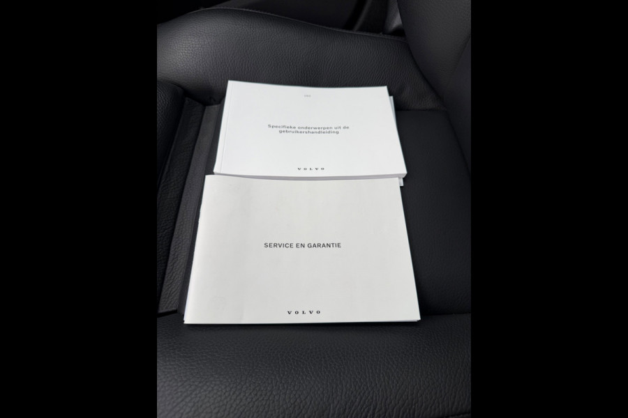 Volvo V60 2.0 B3 Momentum Advantage, leder sportinterieur, achteruitrijcamera, 19 inch, 1 e eigenaar, NL auto met nap