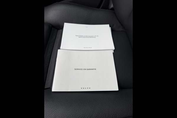 Volvo V60 2.0 B3 Momentum Advantage, leder sportinterieur, achteruitrijcamera, 19 inch, 1 e eigenaar, NL auto met nap
