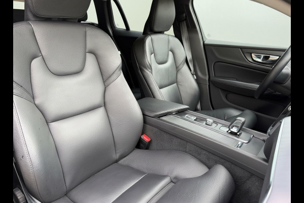 Volvo V60 2.0 B3 Momentum Advantage, leder sportinterieur, achteruitrijcamera, 19 inch, 1 e eigenaar, NL auto met nap
