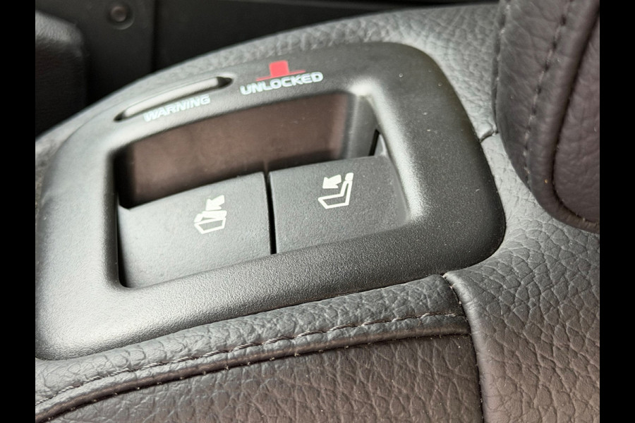 Volvo V60 2.0 B3 Momentum Advantage, leder sportinterieur, achteruitrijcamera, 19 inch, 1 e eigenaar, NL auto met nap