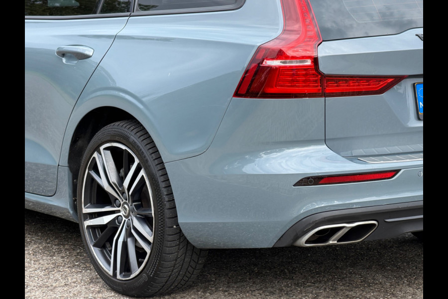 Volvo V60 2.0 B3 Momentum Advantage, leder sportinterieur, achteruitrijcamera, 19 inch, 1 e eigenaar, NL auto met nap