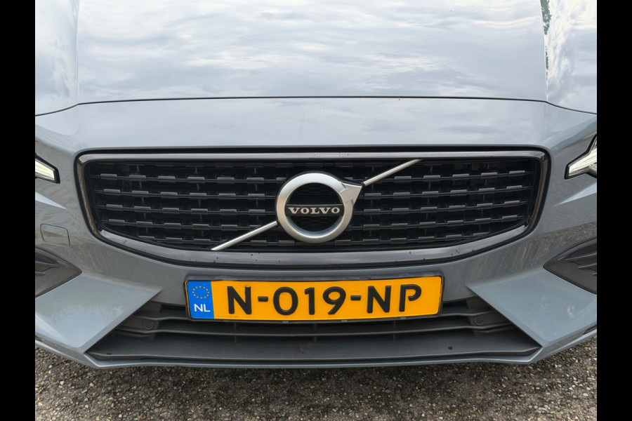 Volvo V60 2.0 B3 Momentum Advantage, leder sportinterieur, achteruitrijcamera, 19 inch, 1 e eigenaar, NL auto met nap