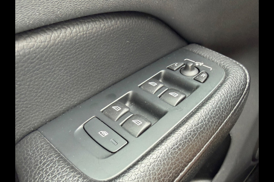 Volvo V60 2.0 B3 Momentum Advantage, leder sportinterieur, achteruitrijcamera, 19 inch, 1 e eigenaar, NL auto met nap
