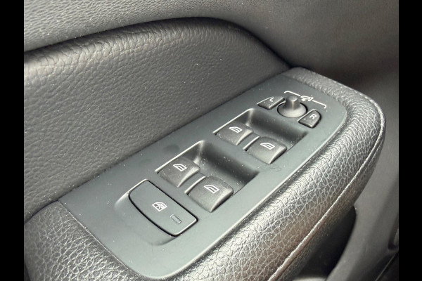 Volvo V60 2.0 B3 Momentum Advantage, leder sportinterieur, achteruitrijcamera, 19 inch, 1 e eigenaar, NL auto met nap