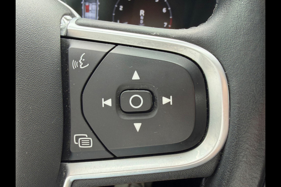Volvo V60 2.0 B3 Momentum Advantage, leder sportinterieur, achteruitrijcamera, 19 inch, 1 e eigenaar, NL auto met nap
