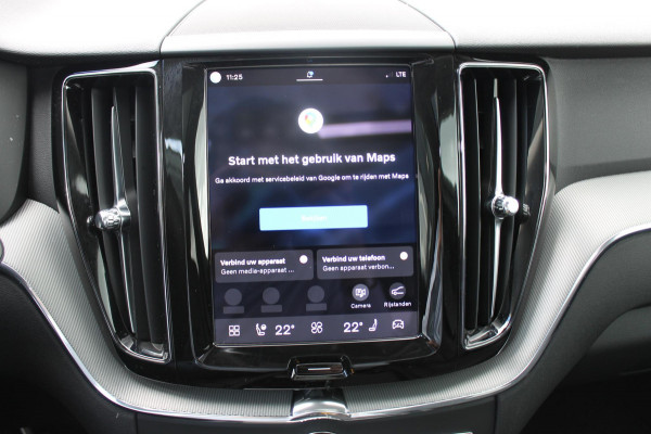 Volvo XC60 T8 455PK Automaat Plug-in hybrid AWD Plus Dark / Adaptieve Cruise control / Semi elektrisch wegklapbare trekhaak / 360 Camera / Stoel- en stuurverwarming / Panoramisch schuif-kanteldak / Elektrische achterklep / Elektrische stoelen met geheugen