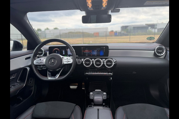 Mercedes-Benz CLA-Klasse Shooting Brake 250 e AMG Line(NL-auto,1e Eig, Dealer OnderH, Panorama, SfeerVerlichting, Verwarming, Etc)