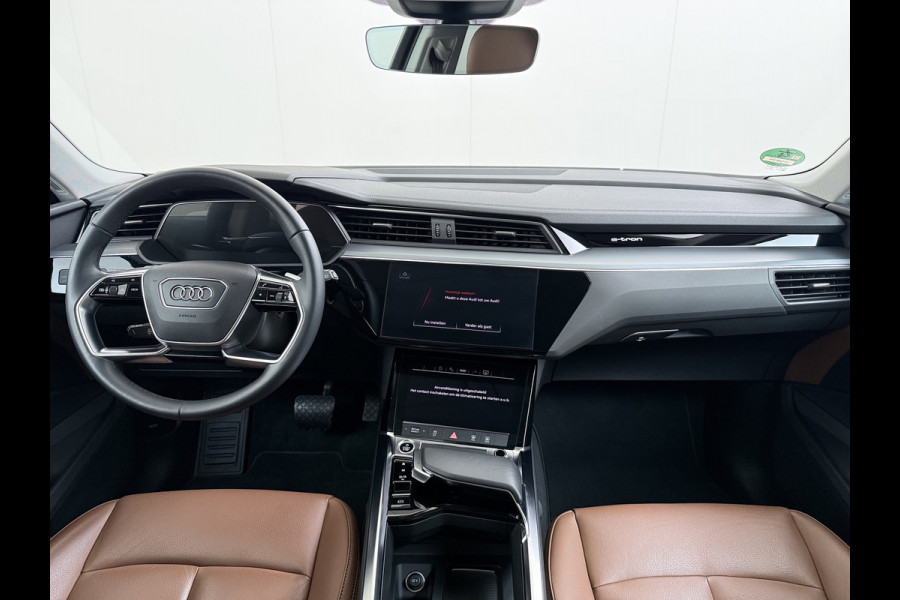 Audi e-tron 55 Quattro 408PK Edition 95kWh Leder+Verwarmd Trekhaak Elek.Achterklep Navi Ecc Lmv 20" Cruise Control Privacy Glas Led SOH 87% Isofix DAB Bluetooth Lane Assist Virtual Cockpit 1.800KG Trekhaak Origineel Nederlandse Auto
