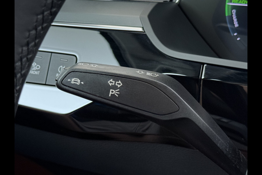 Audi e-tron 55 Quattro 408PK Edition 95kWh Leder+Verwarmd Trekhaak Elek.Achterklep Navi Ecc Lmv 20" Cruise Control Privacy Glas Led SOH 87% Isofix DAB Bluetooth Lane Assist Virtual Cockpit 1.800KG Trekhaak Origineel Nederlandse Auto
