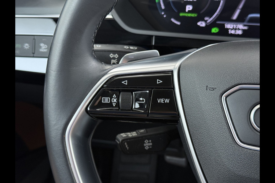 Audi e-tron 55 Quattro 408PK Edition 95kWh Leder+Verwarmd Trekhaak Elek.Achterklep Navi Ecc Lmv 20" Cruise Control Privacy Glas Led SOH 87% Isofix DAB Bluetooth Lane Assist Virtual Cockpit 1.800KG Trekhaak Origineel Nederlandse Auto