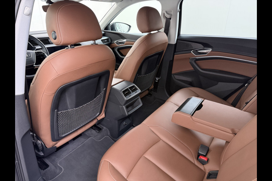Audi e-tron 55 Quattro 408PK Edition 95kWh Leder+Verwarmd Trekhaak Elek.Achterklep Navi Ecc Lmv 20" Cruise Control Privacy Glas Led SOH 87% Isofix DAB Bluetooth Lane Assist Virtual Cockpit 1.800KG Trekhaak Origineel Nederlandse Auto