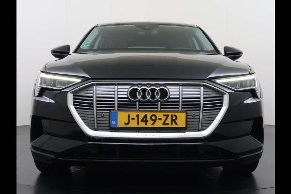 Audi e-tron 55 Quattro 408PK Edition 95kWh Leder+Verwarmd Trekhaak Elek.Achterklep Navi Ecc Lmv 20" Cruise Control Privacy Glas Led SOH 87% Isofix DAB Bluetooth Lane Assist Virtual Cockpit 1.800KG Trekhaak Origineel Nederlandse Auto