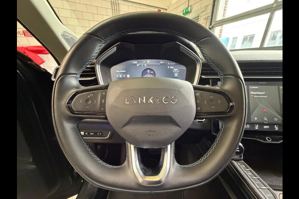 Lynk & Co 01 1.5 261PK Plug-in Hybrid,1 Jaar Bovag Garantie, Pano, 360 Camera ,Apple Carplay