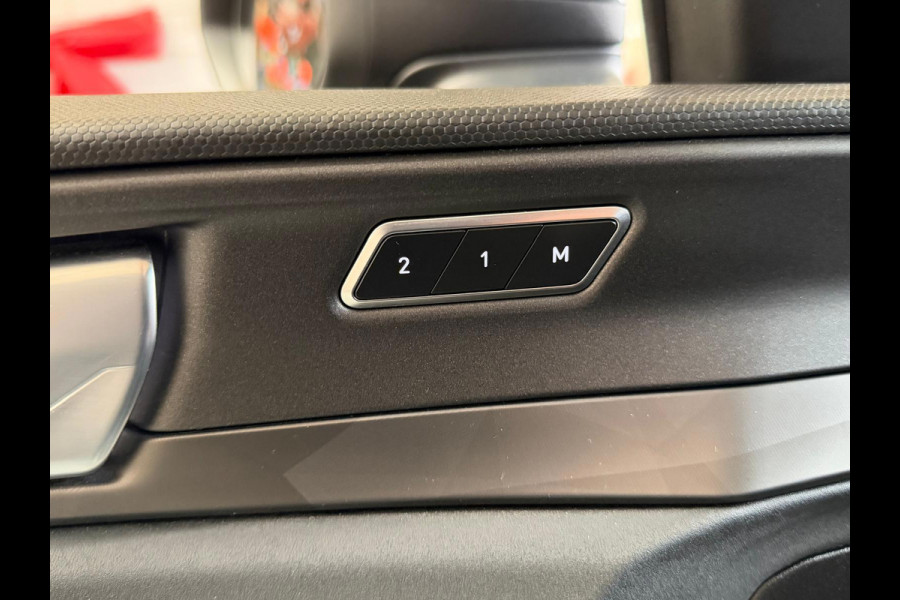 Lynk & Co 01 1.5 261PK Plug-in Hybrid,1 Jaar Bovag Garantie, Pano, 360 Camera ,Apple Carplay