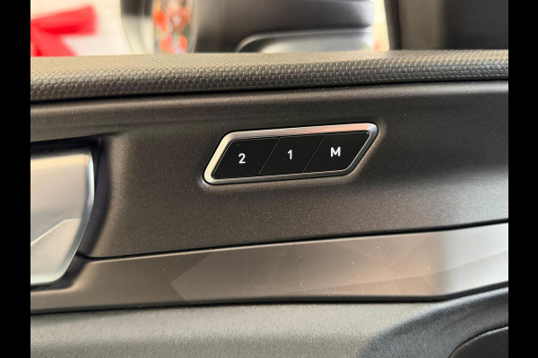 Lynk & Co 01 1.5 261PK Plug-in Hybrid,1 Jaar Bovag Garantie, Pano, 360 Camera ,Apple Carplay