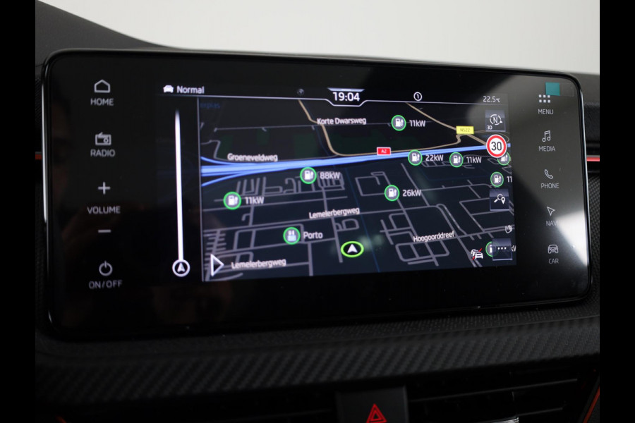 Škoda Kamiq 1.0 TSI Monte Carlo 115 pk 7 versn. DSG | Travel Assist Plus | Navigatie Pakket | Velgen: 18" lichtmetalen velgen Ursa Monte Carlo, zwart | Winter Premium & Charging