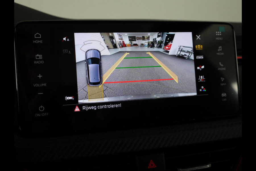 Škoda Kamiq 1.0 TSI Monte Carlo 115 pk 7 versn. DSG | Travel Assist Plus | Navigatie Pakket | Velgen: 18" lichtmetalen velgen Ursa Monte Carlo, zwart | Winter Premium & Charging