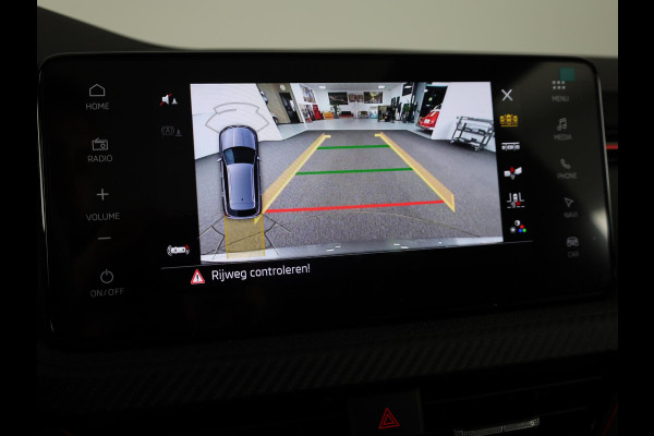 Škoda Kamiq 1.0 TSI Monte Carlo 115 pk 7 versn. DSG | Travel Assist Plus | Navigatie Pakket | Velgen: 18" lichtmetalen velgen Ursa Monte Carlo, zwart | Winter Premium & Charging