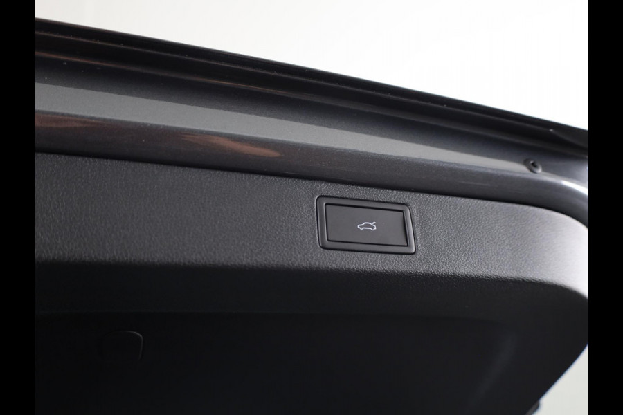 Škoda Kamiq 1.0 TSI Monte Carlo 115 pk 7 versn. DSG | Travel Assist Plus | Navigatie Pakket | Velgen: 18" lichtmetalen velgen Ursa Monte Carlo, zwart | Winter Premium & Charging