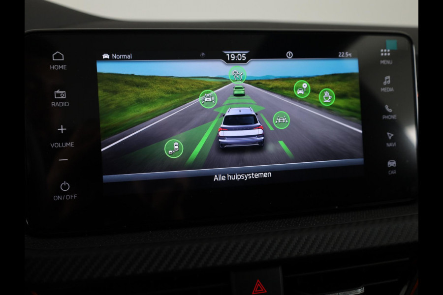 Škoda Kamiq 1.0 TSI Monte Carlo 115 pk 7 versn. DSG | Travel Assist Plus | Navigatie Pakket | Velgen: 18" lichtmetalen velgen Ursa Monte Carlo, zwart | Winter Premium & Charging