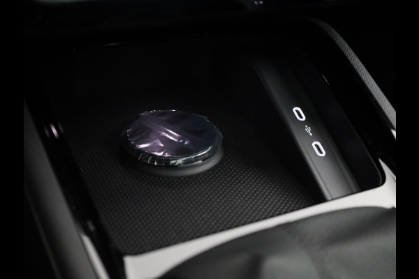 Škoda Kamiq 1.0 TSI Monte Carlo 115 pk 7 versn. DSG | Travel Assist Plus | Navigatie Pakket | Velgen: 18" lichtmetalen velgen Ursa Monte Carlo, zwart | Winter Premium & Charging