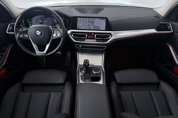 BMW 3-serie 320i Executive Edition (PANORAMADAK, SFEERVERLICHTING, PDC, DEALER ONDERHOUDEN)